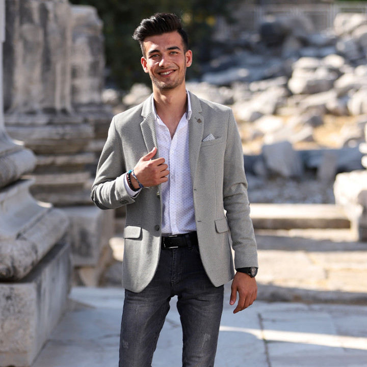 HOW TO PULL OFF PRINTS AND PATTERNS IN MEN’S FASHION